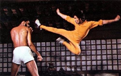 李小龙下葬时扶灵的6人，他们的真实身份是什么？