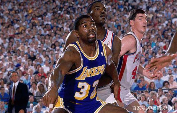 埃尔文约翰逊，为什么被人们称为“魔术师”？