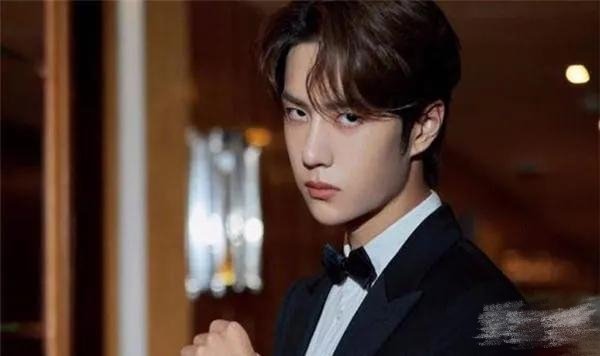 作家刘信达为何要求刘德华退出娱乐圈？