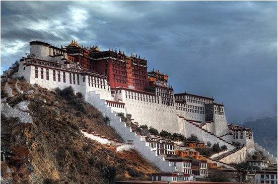 布达拉宫的介绍词100多字
