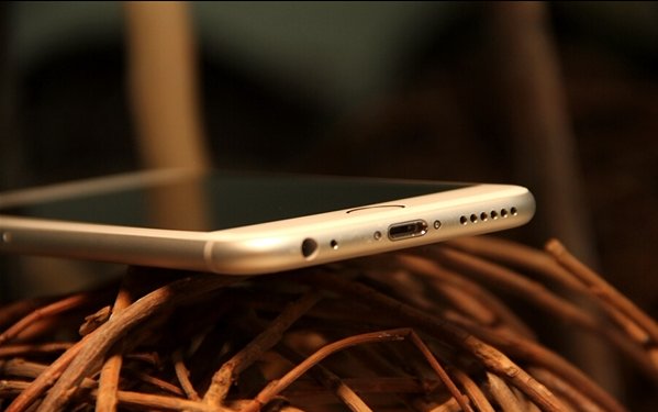 手机一不小心摔成黑屏,怎样自救?