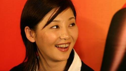 与冯小刚深夜共度8小时，歌手陈红为其花千万，沈星近况如何？