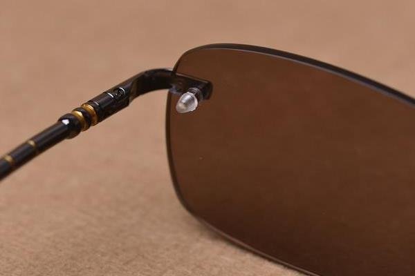 天然水晶老花镜有什么好处?如何辨别真假?