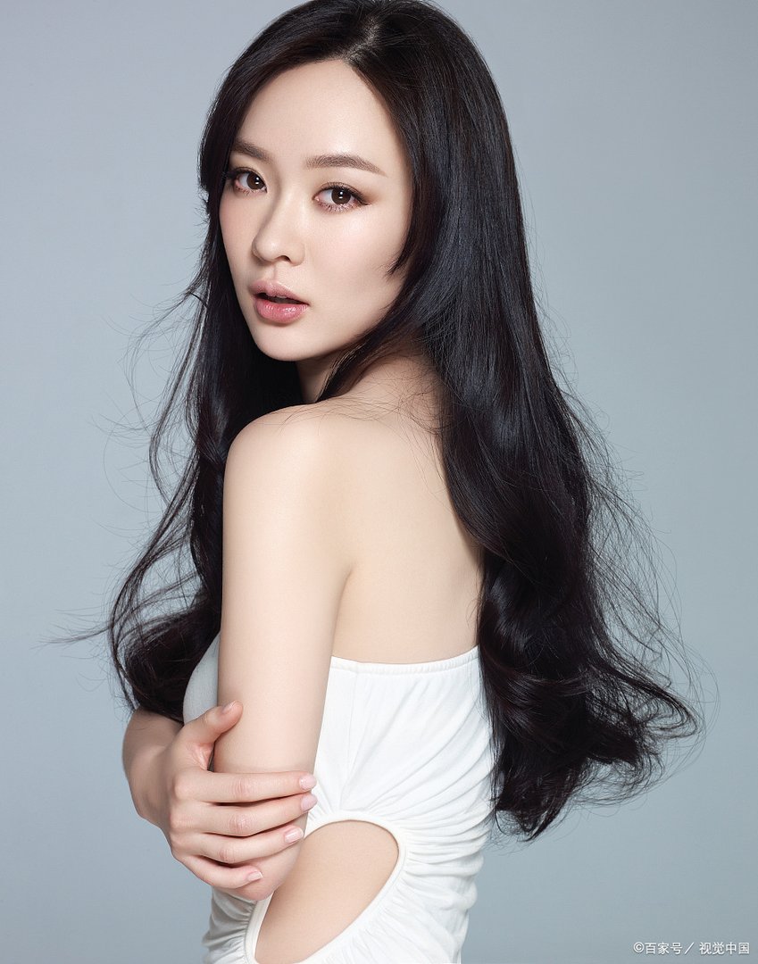 李晨曾与她同居9年,她分手后嫁小4岁老公,如今她已成人生赢家,她是谁?