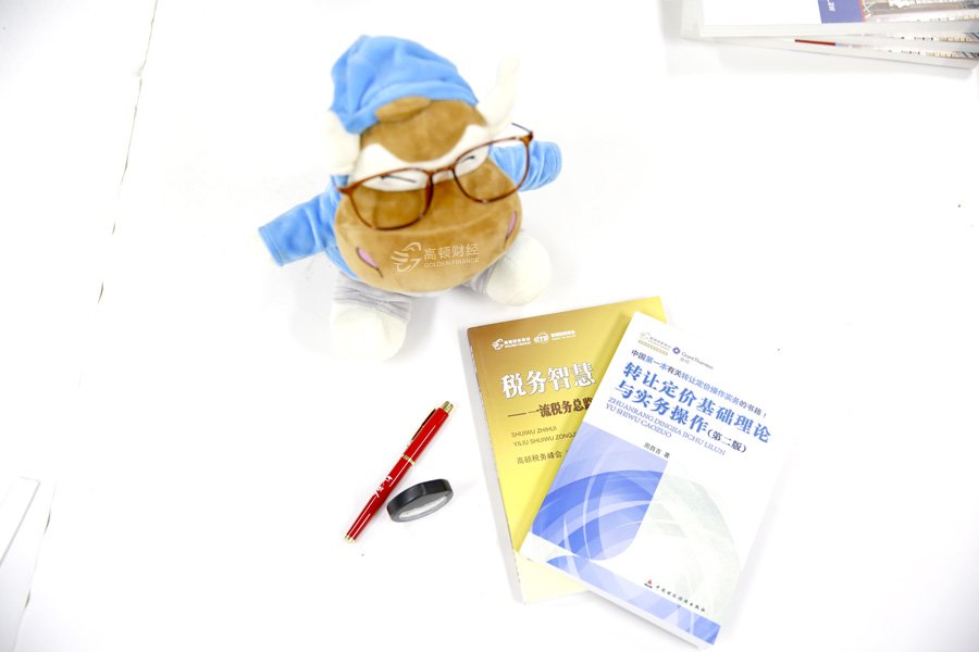 上海自考报名的网站是什么啊，自考是怎么报名的，有专门的网站还是去学校报名。