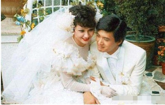 周润发余安安闪离原因的真实原因是什么？