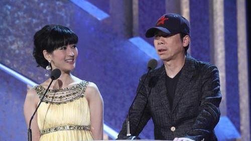 与冯小刚深夜共度8小时，歌手陈红为其花千万，沈星近况如何？