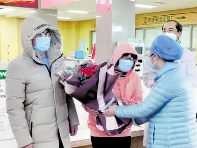 新冠肺炎的早期症状是什么？