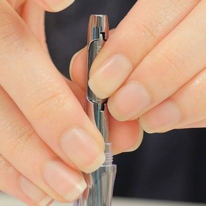 按捏钢笔如何吸墨水啊 我怎么洗半天感觉吸不进去似的