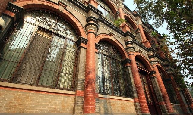 中国的四大古镇都是哪几个？都各有什么特点呢？