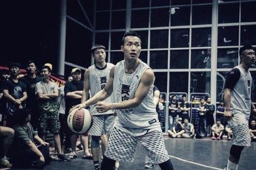 周锐是谁？打街头篮球的？谁有他的介绍，详细点的！