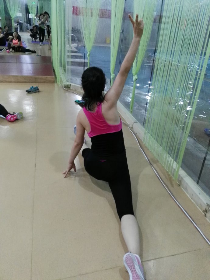 怎样让腿变直变长变细