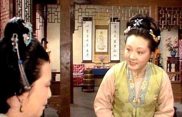 红楼梦里面，太太的陪房是什么职位啊？