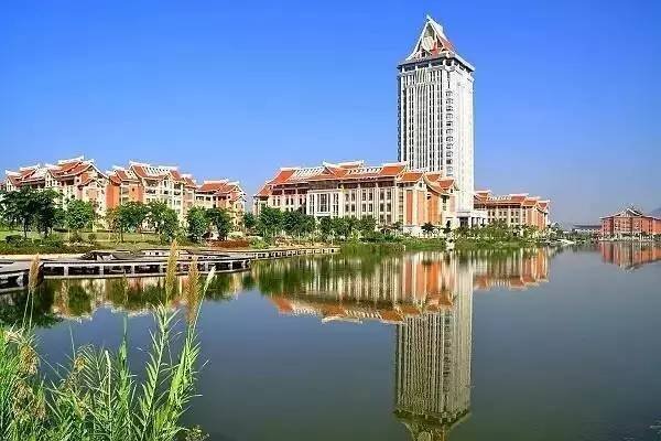 嘉庚建筑为什么以中式屋顶和西式屋身相结合？