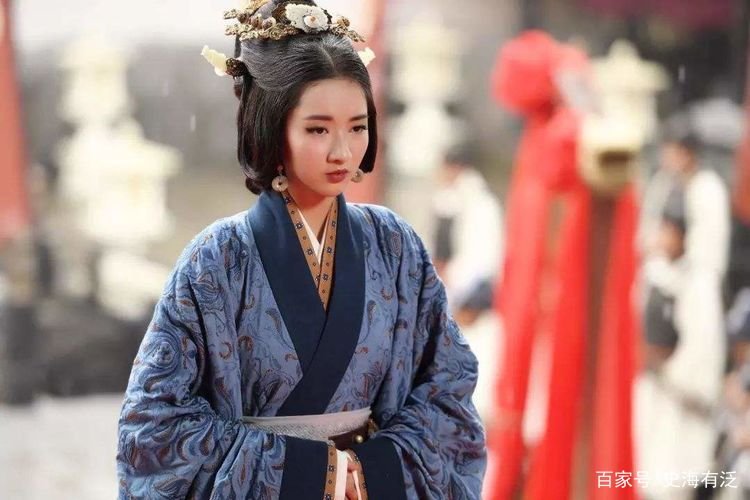 曹操父亲曹嵩是怎么当上太尉的？他的结局怎么样？