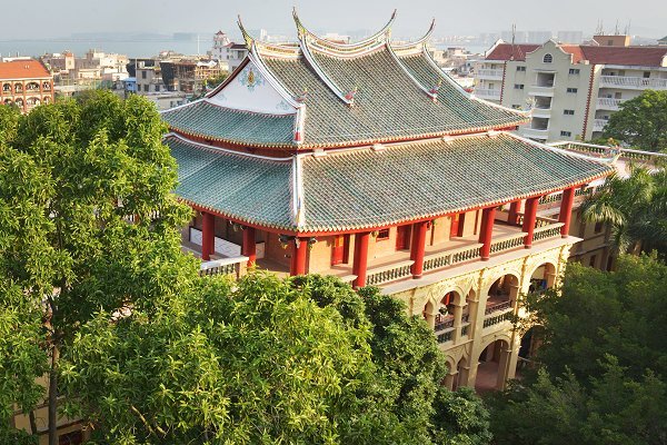 嘉庚建筑为什么以中式屋顶和西式屋身相结合？