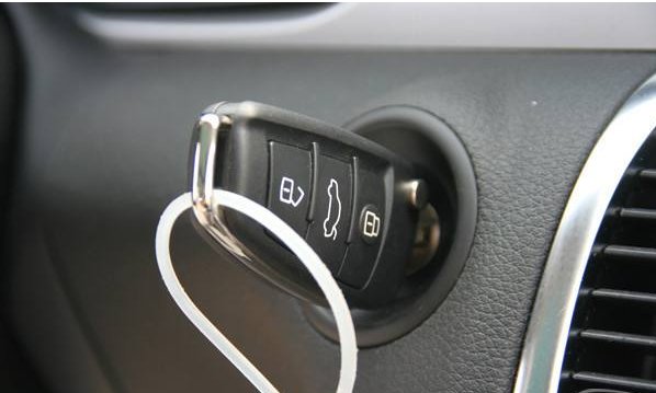 车钥匙怎么配？？？急！！！