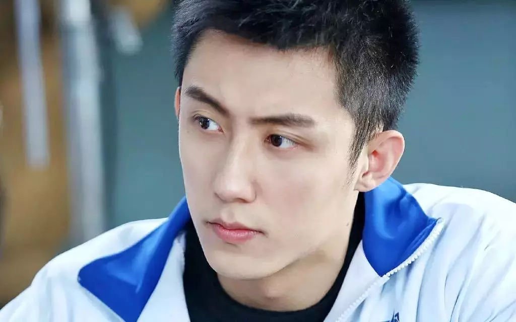 李沁给黄景瑜的备注竟然是黄先生，他们俩戏里戏外的互动有多甜？