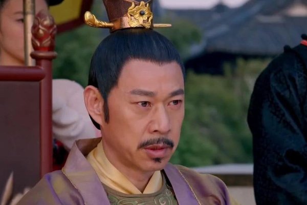 玄武门之变，李世民逼李渊退位，并且抢了他大哥的老婆当妻子，李世民为什么这样做？