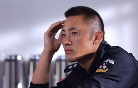 郑桐的扮演者是谁？