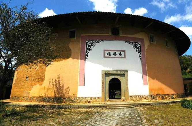 漳州南靖土楼和永定土楼哪个比较好玩啊？