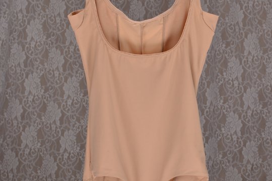 塑身衣什么牌子好？求推荐