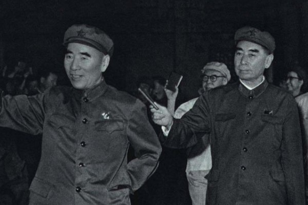 抗战时期的英雄事迹有哪些？要简略