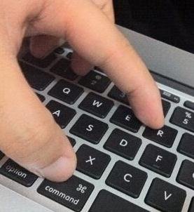 苹果笔记本怎么重装系统？全英文我看不懂·说下具体步骤