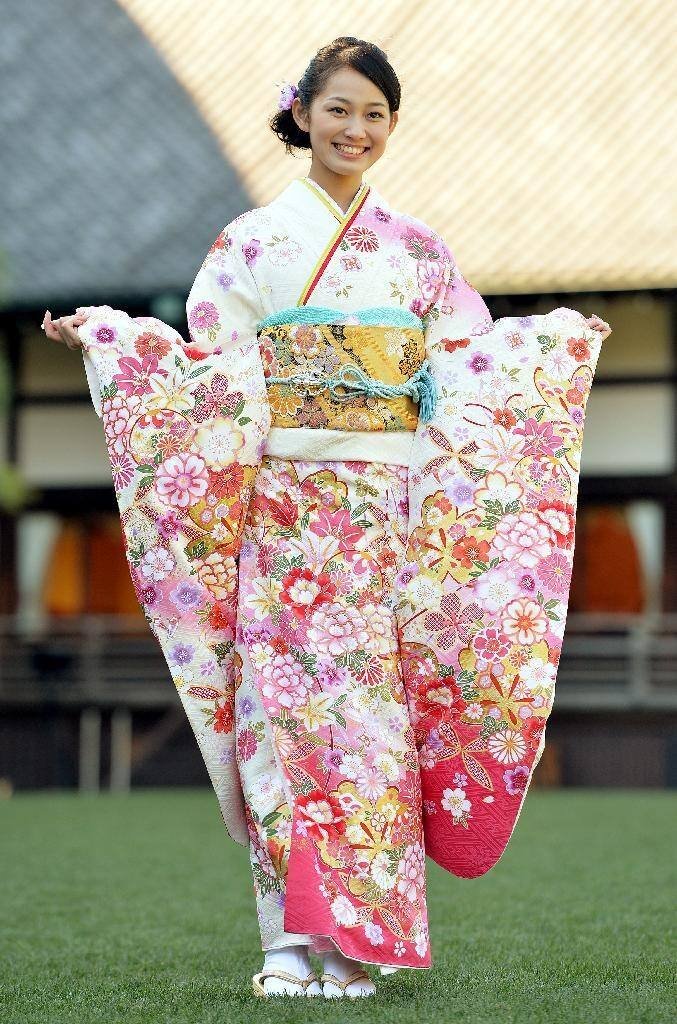 日本和服穿法，领子左前还是右前？