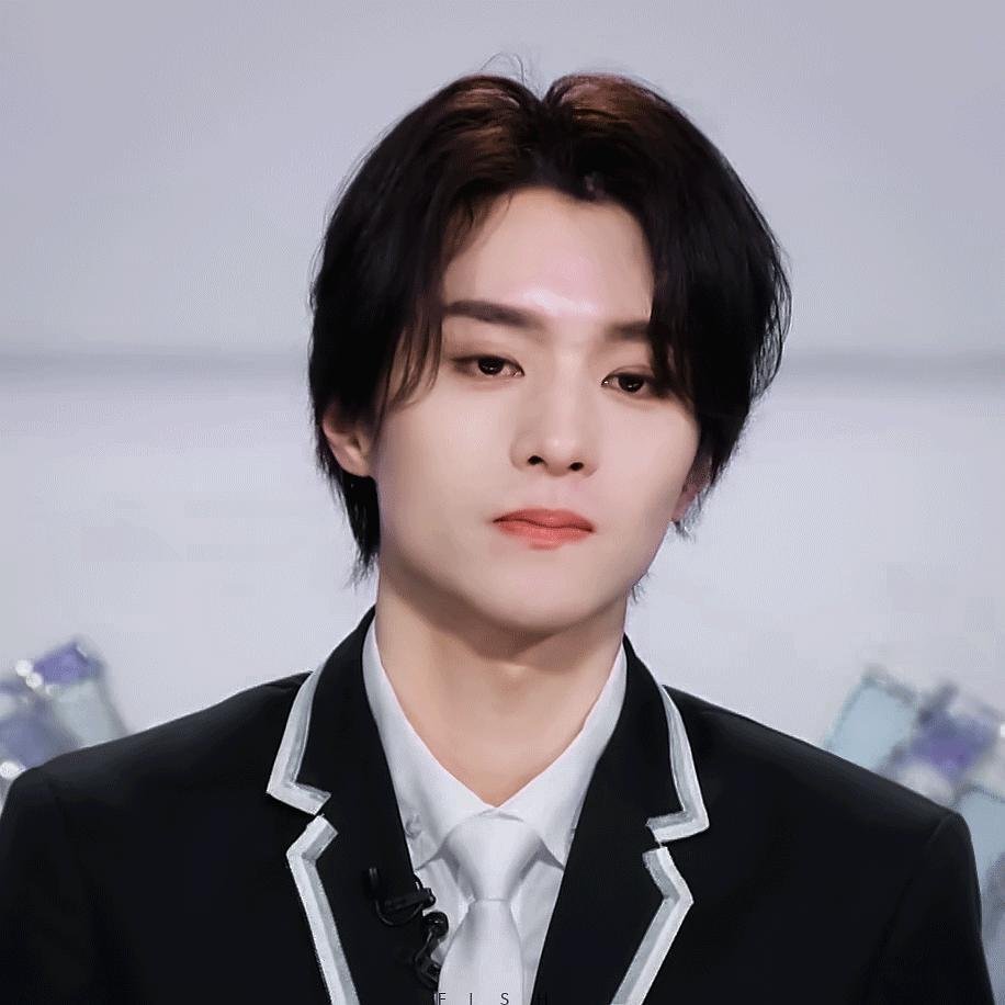 没有滤镜的邓孝慈太绝了，这样的颜值是你心中白马王子的样子吗？