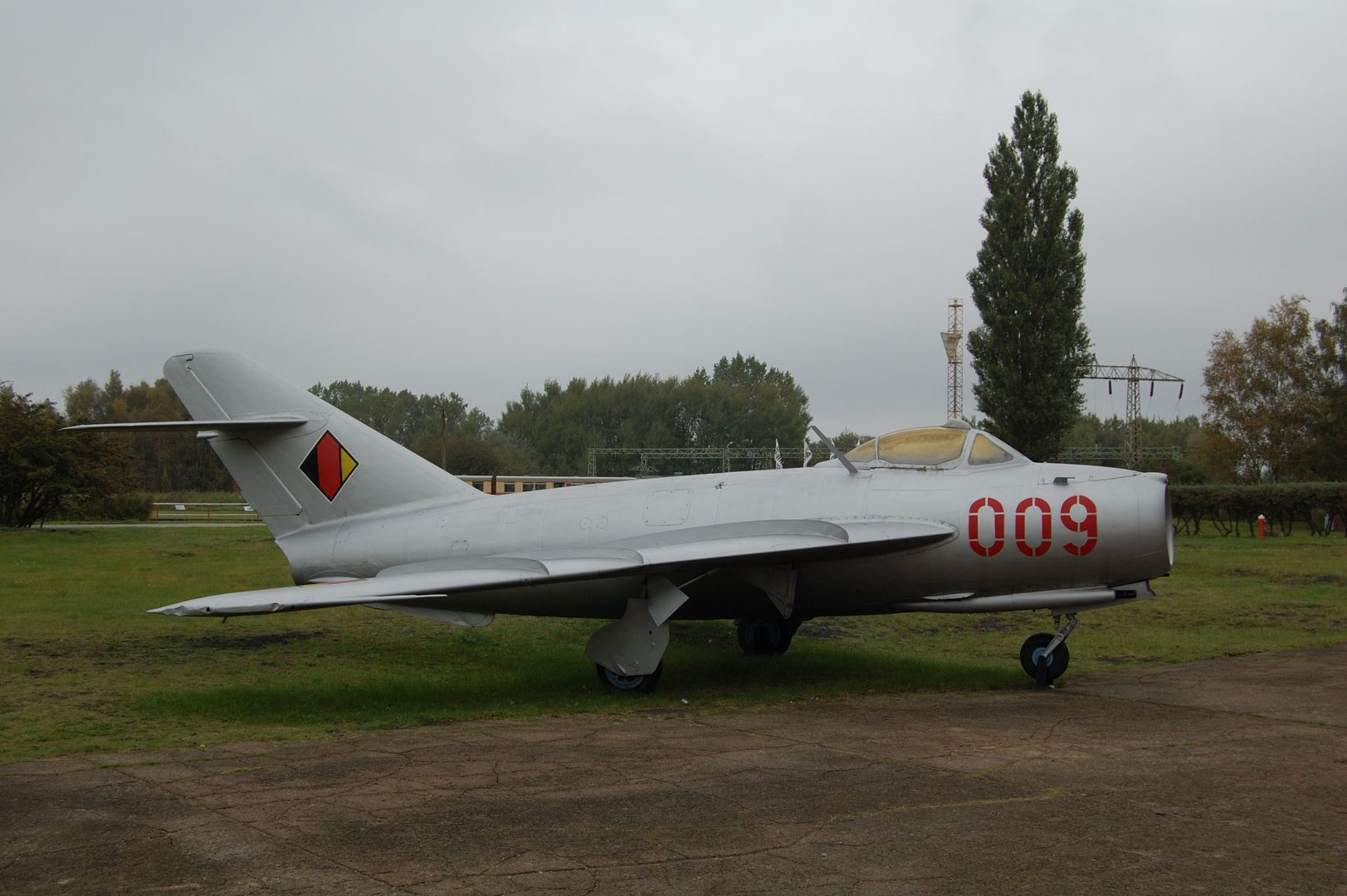 米格-17战斗机的服役事件