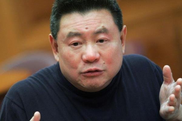 吕丽君夺位失败，拿到20亿分手费，她是如何一步一步输给甘比的？