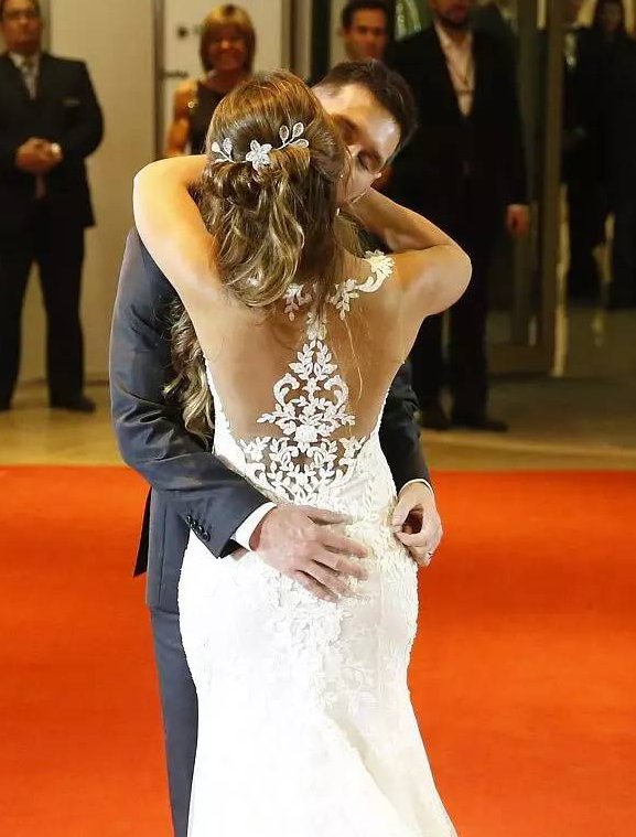 梅西今日迎娶安东内拉晒结婚证撒狗粮？