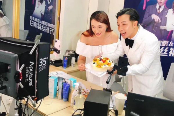 凭借拍短视频变现上千万，郑健鹏和言真夫妻是怎么做到的？