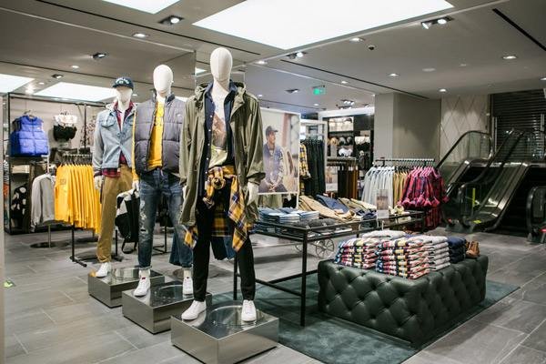 我想问下HM这个牌子的鞋是正常码的吗？