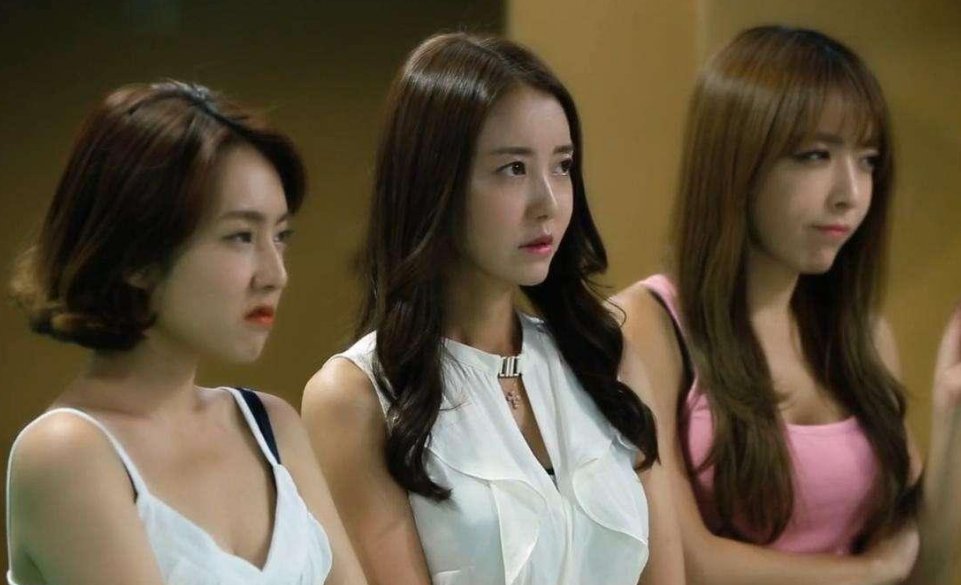 韩国片《美味速递》正片韩国人真会玩中的女演员叫什么？