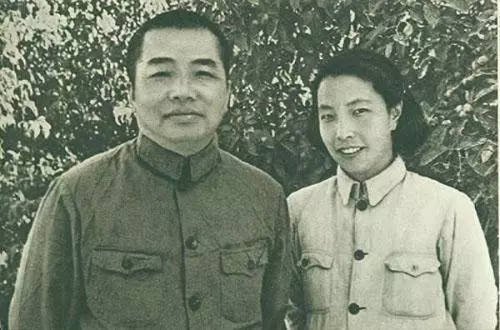 谁敢横刀立马 唯我范大将军下一句