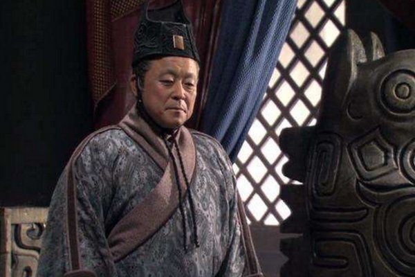 商鞅变法时，为什么要禁止父子兄弟同宅同住呢？