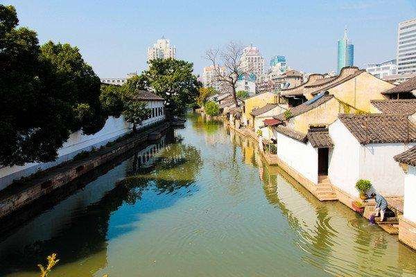 “天下三分明月夜，二分无赖是扬州”，扬州为何是“无赖”？