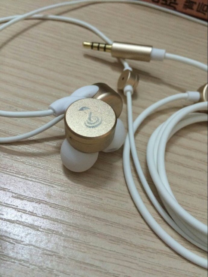 蛇圣h5耳机怎么样？没有用过的就别说了
