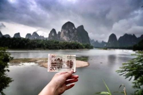 人民币背景图案中的桂林山水具体地点在哪儿?