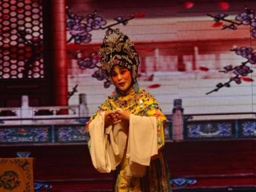 晋剧大脚皇后全本剧情