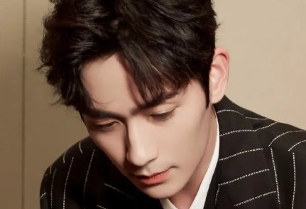 朱一龙为拍戏被打巴掌和吐口水,他为什么这么努力?