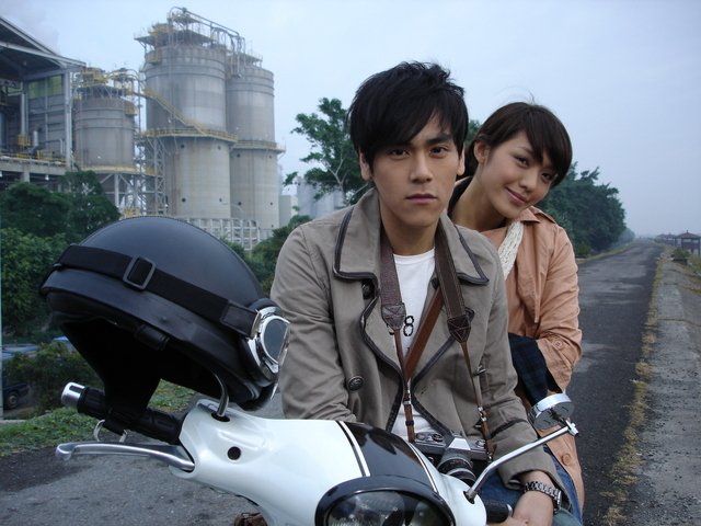 泥巴色的纯白的剧情介绍