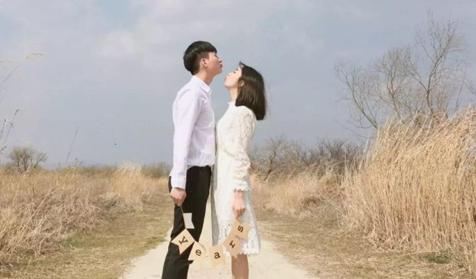 我男友跟我说“直到你出现了，我又相信爱情了。”，他是什么意思呢？