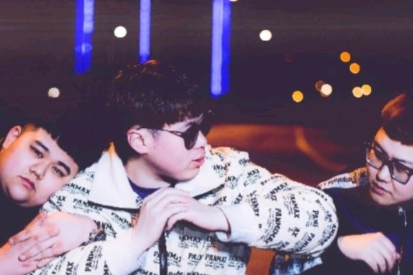 小女孩唱的三两三歌曲