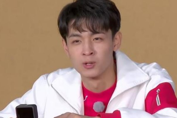 秦霄贤在《奔跑吧》节目中裤子被粘掉了,他是该档节目的搞笑担当吗?