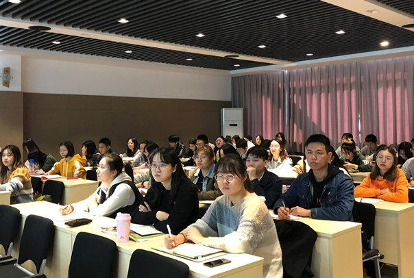 北大青鸟一般学费多少