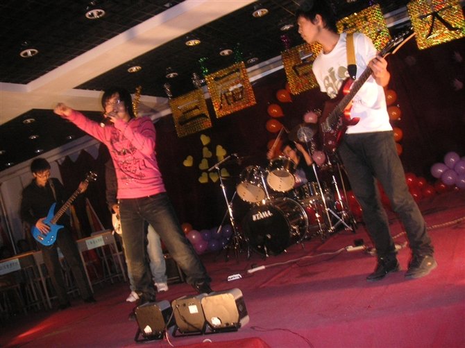 CIRCUS乐团的环岛全纪录