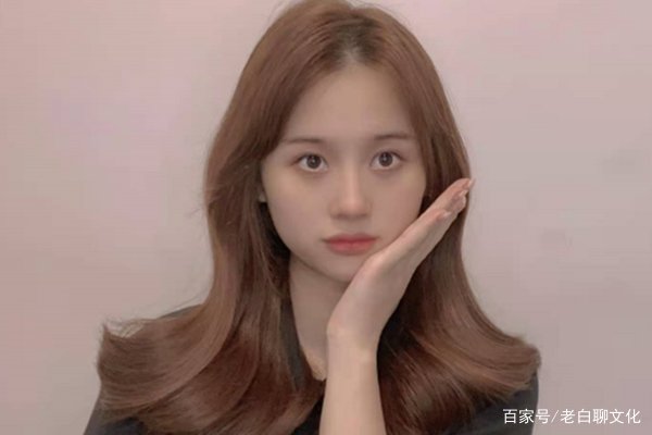 20岁网红被中年总裁骗婚生子，没结婚她为啥要生孩子？